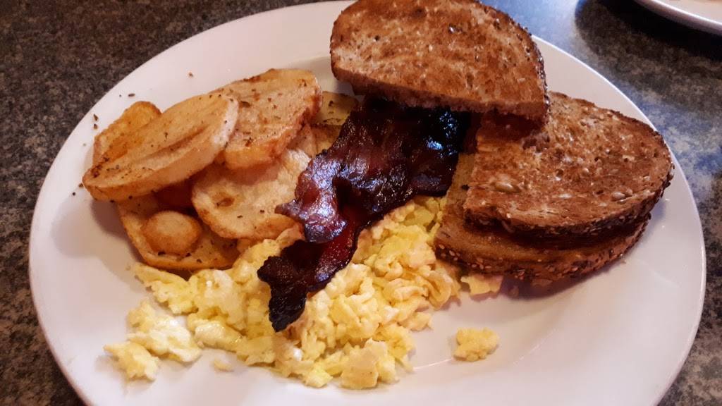 West Town Bar & Grill | restaurant | 214 Locke St S, Hamilton, ON L8P 4B4, Canada | 9055701412 OR +1 905-570-1412