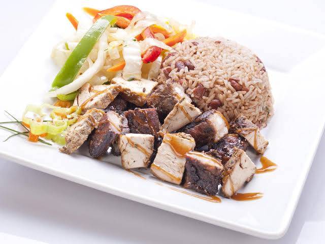 Golden Krust Caribbean Bakery & Grill | restaurant | 5510 W Colonial Dr, Orlando, FL 32808, USA | 4072980543 OR +1 407-298-0543