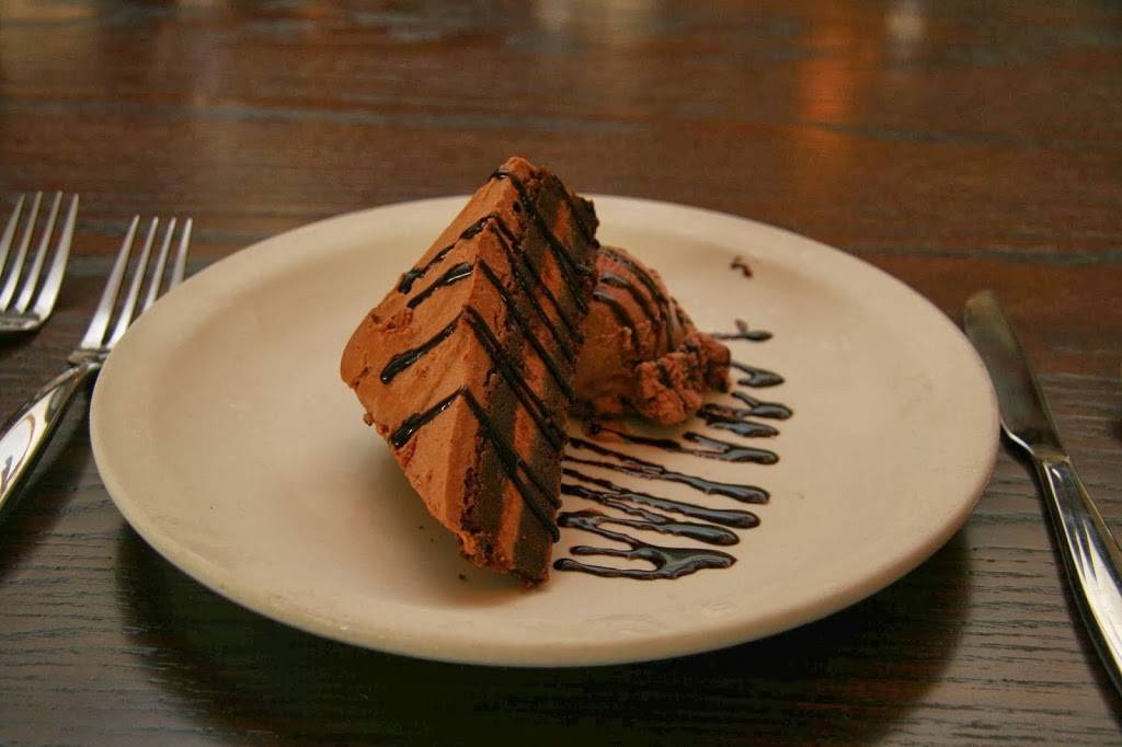 Michaels On The Lake | restaurant | 3101 Eagle Rd, Kansasville, WI 53139, USA | 2628783313 OR +1 262-878-3313