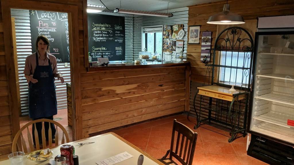 Cheyennes Lunch Box | restaurant | 1501 US-259, Henderson, TX 75654, USA | 9036461506 OR +1 903-646-1506