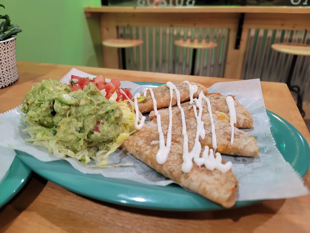 Boca Loca Taqueria Bucktown | restaurant | 2009 N Damen Ave, Chicago, IL 60647, USA | 7737998688 OR +1 773-799-8688