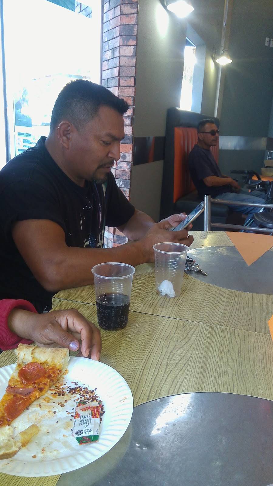 MAMAMIA Pizza Suc. Rosarito | restaurant | Plaza Giramar, Blvd. Benito Juárez 5075, Hacienda Floresta del Mar, 22710 Rosarito, B.C., Mexico | 016616123020 OR +52 661 612 3020