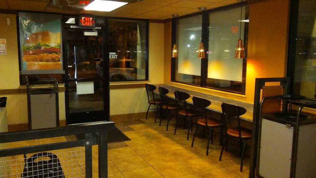 Jack in the Box | restaurant | 8433 Alondra Blvd, Paramount, CA 90723, USA | 5624084951 OR +1 562-408-4951