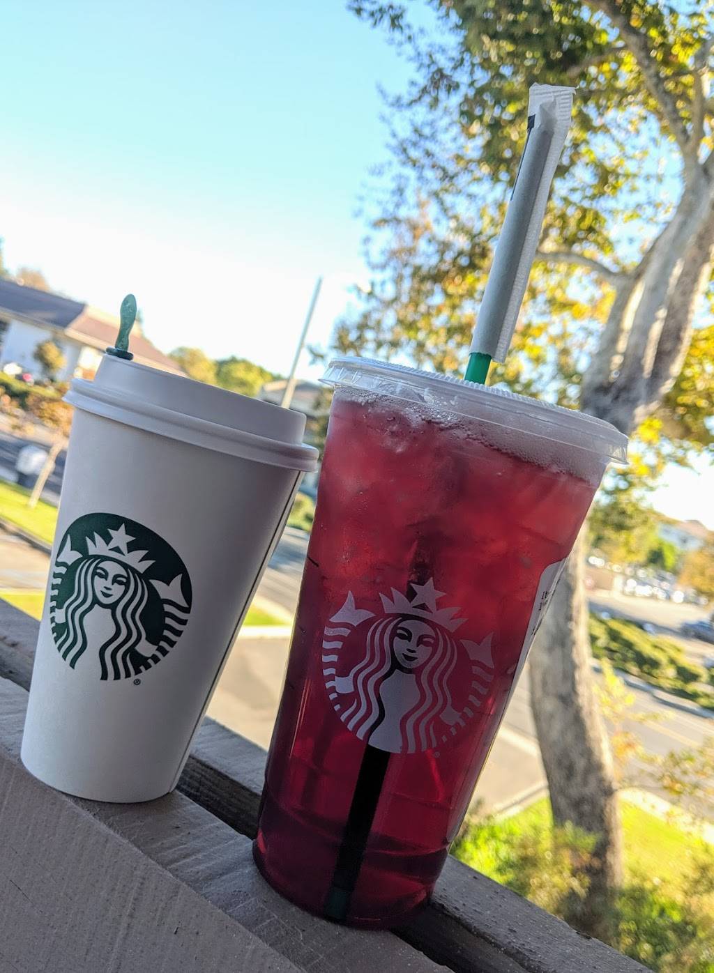 Starbucks | cafe | 540 Las Posas Rd, Camarillo, CA 93010, USA | 8053837130 OR +1 805-383-7130