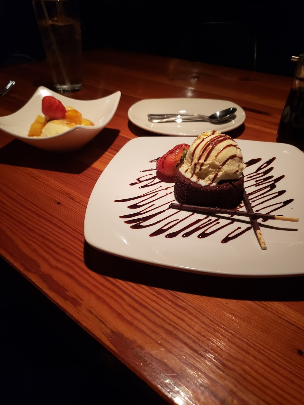 RAW Restaurant | restaurant | 114 W Park Ave, Ruston, LA 71270, USA | 3182558320 OR +1 318-255-8320