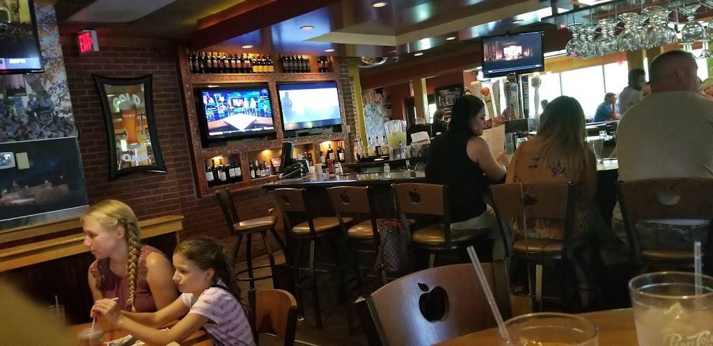 Applebees Grill + Bar | restaurant | 389 John Scott Hwy, Steubenville, OH 43952, USA | 7402649448 OR +1 740-264-9448