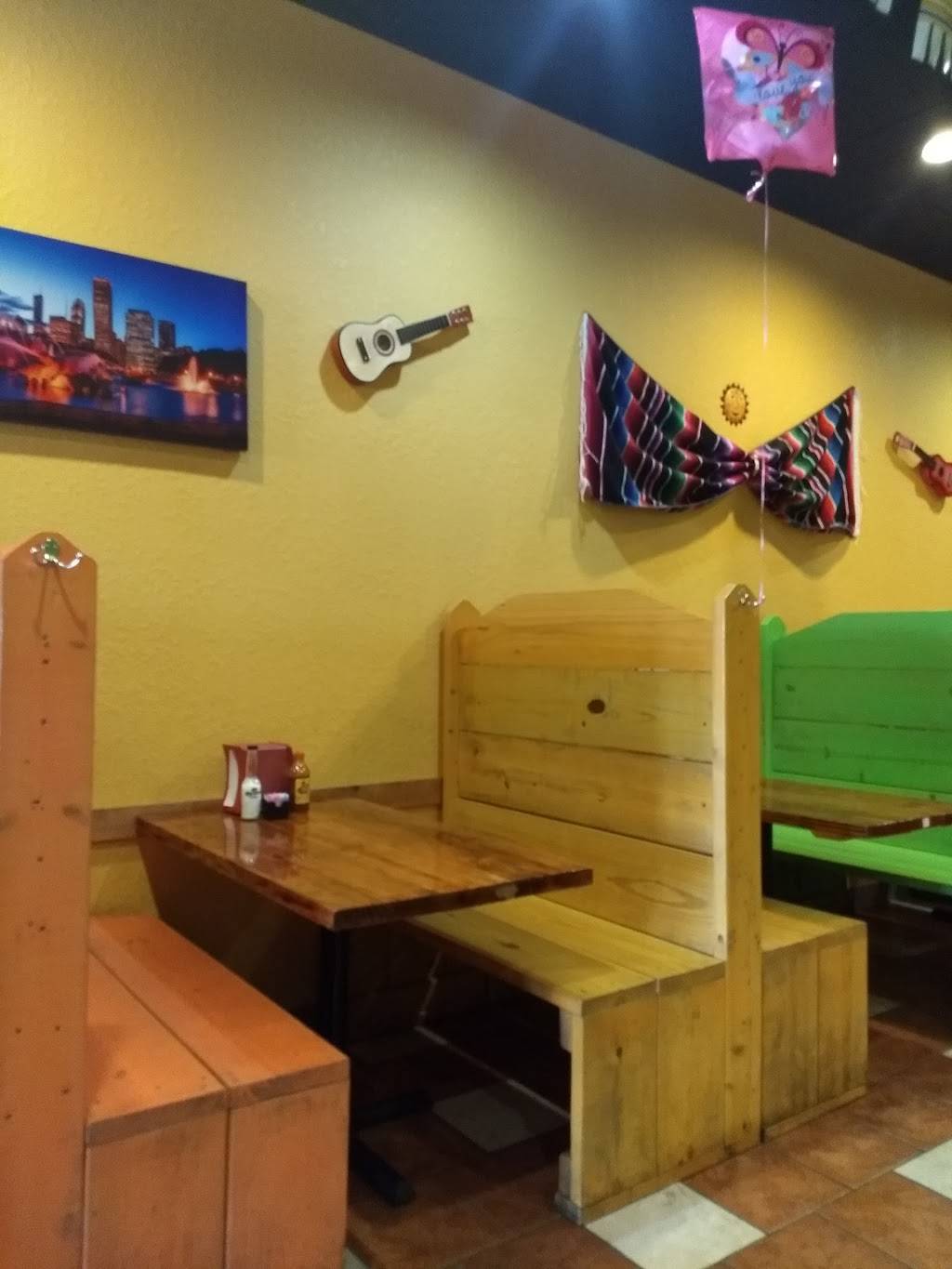 La Casa Del Sol | restaurant | 1010 W Chestnut St #4, Hoopeston, IL 60942, USA | 2172838226 OR +1 217-283-8226