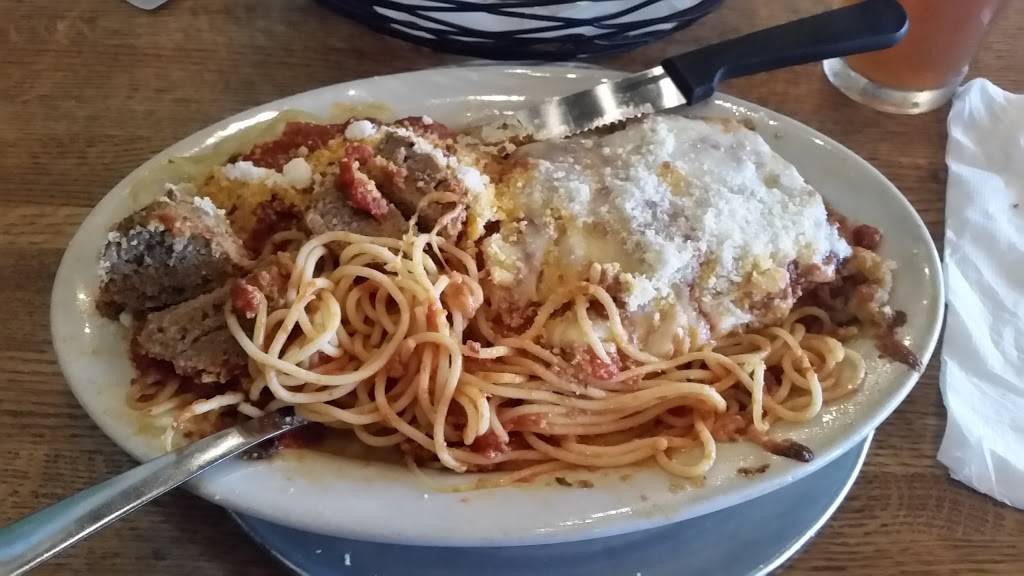 Takis Greek-Italian Restaurant | restaurant | 13761 US-441, Lady Lake, FL 32159, USA | 3524303630 OR +1 352-430-3630