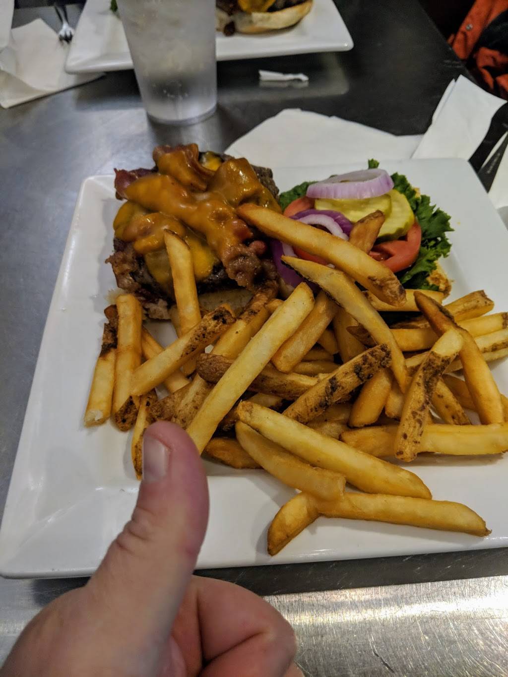 Beer Works | restaurant | 300 Terminal Dr, Boston, MA 02128, USA | 6175672337 OR +1 617-567-2337