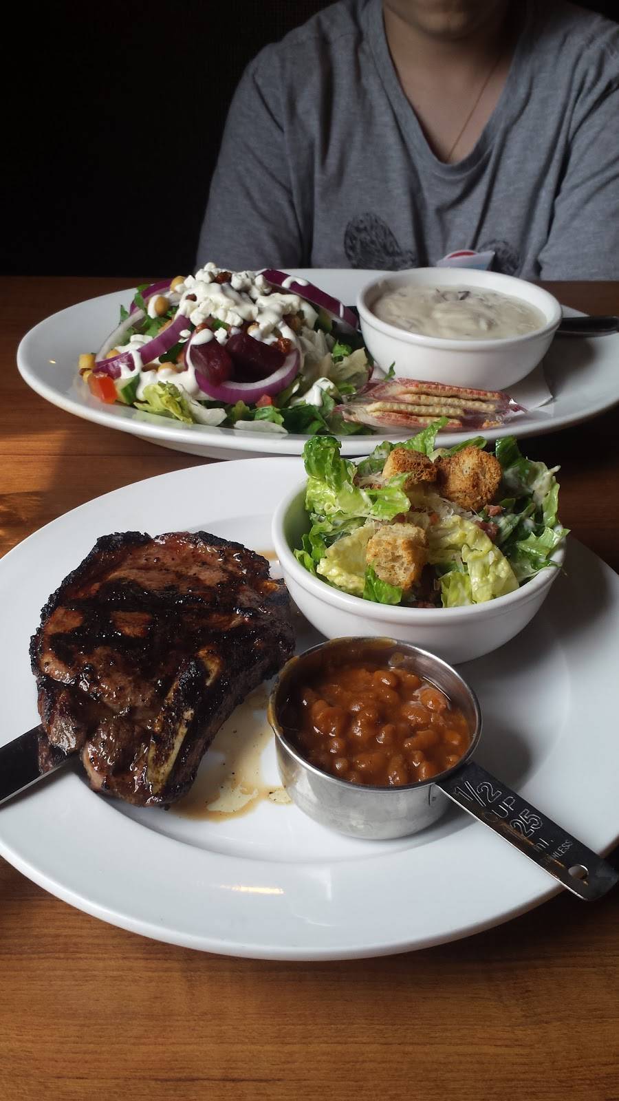 Chucks Roadhouse Bar & Grill | restaurant | 215 Thames St S, Ingersoll, ON N5C 2T6, Canada | 5194854745 OR +1 519-485-4745