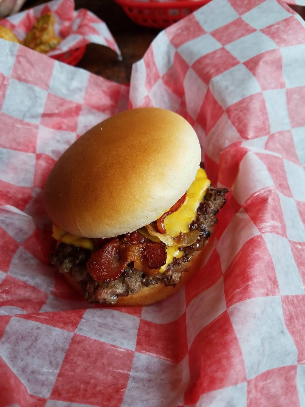 Fat Boy Burgers | restaurant | 2450 Plainfield Ave NE, Grand Rapids, MI 49505, USA | 6164472200 OR +1 616-447-2200