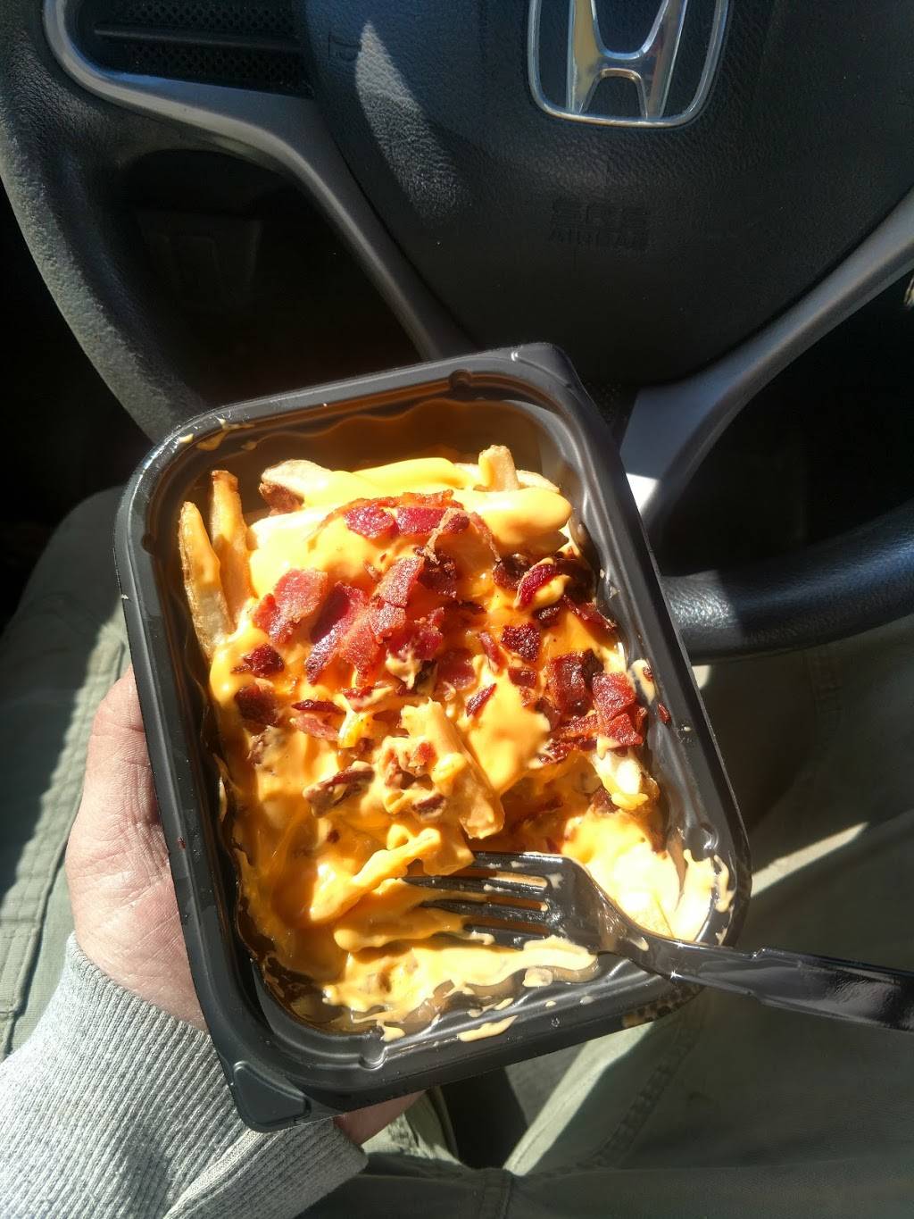 Wendys | restaurant | 12550 Gratiot Ave, Detroit, MI 48205, USA | 3133726505 OR +1 313-372-6505