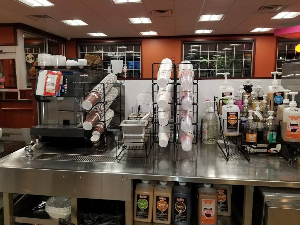 Dunkin | bakery | 4 Harding Ave, Ludlow, MA 01056, USA | 4135833482 OR +1 413-583-3482