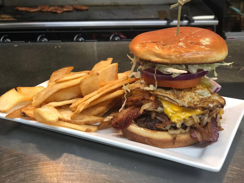 Social - Eats & Crafts | restaurant | 655 NE 56th St, Pleasant Hill, IA 50327, USA | 5152631700 OR +1 515-263-1700