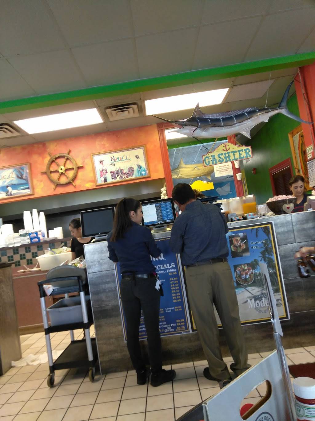 Las Islitas | restaurant | 3200 W North Ave, Stone Park, IL 60165, USA | 7083458699 OR +1 708-345-8699