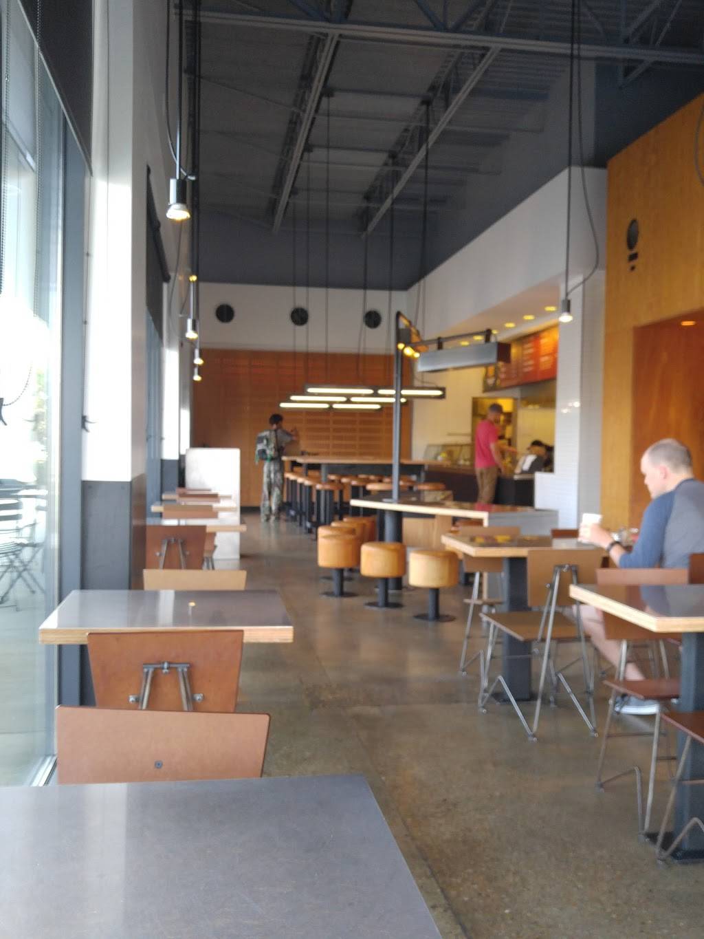 Chipotle Mexican Grill | restaurant | 7030 Youree Dr, Shreveport, LA 71105, USA | 3187988896 OR +1 318-798-8896