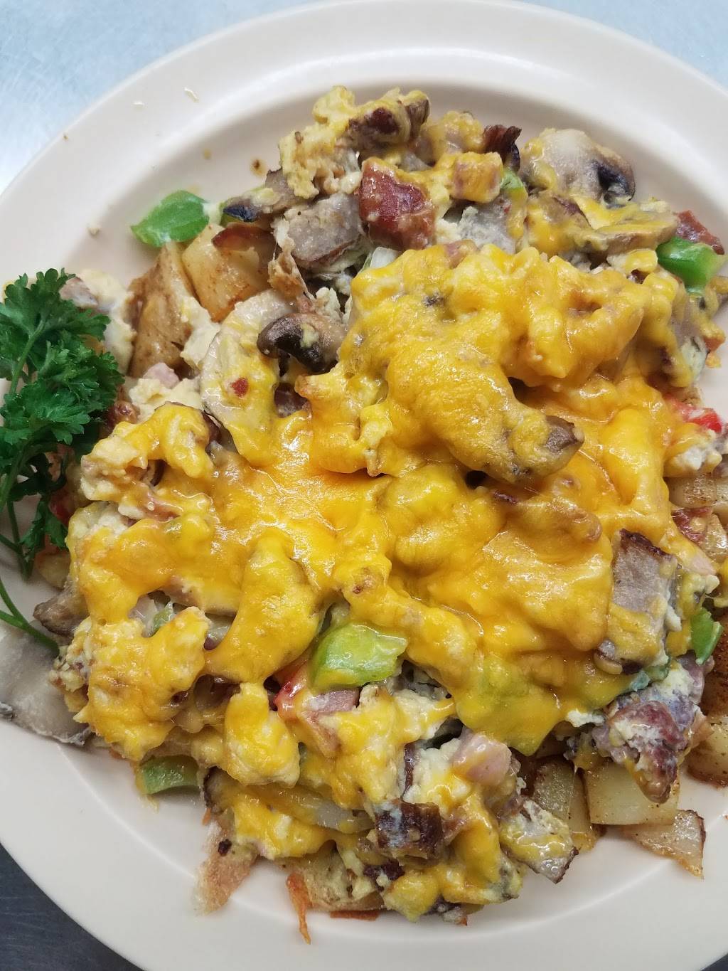 Kafe Royale Restaurant | restaurant | 1007 Calimesa Blvd K, Calimesa, CA 92320, USA | 9097957065 OR +1 909-795-7065