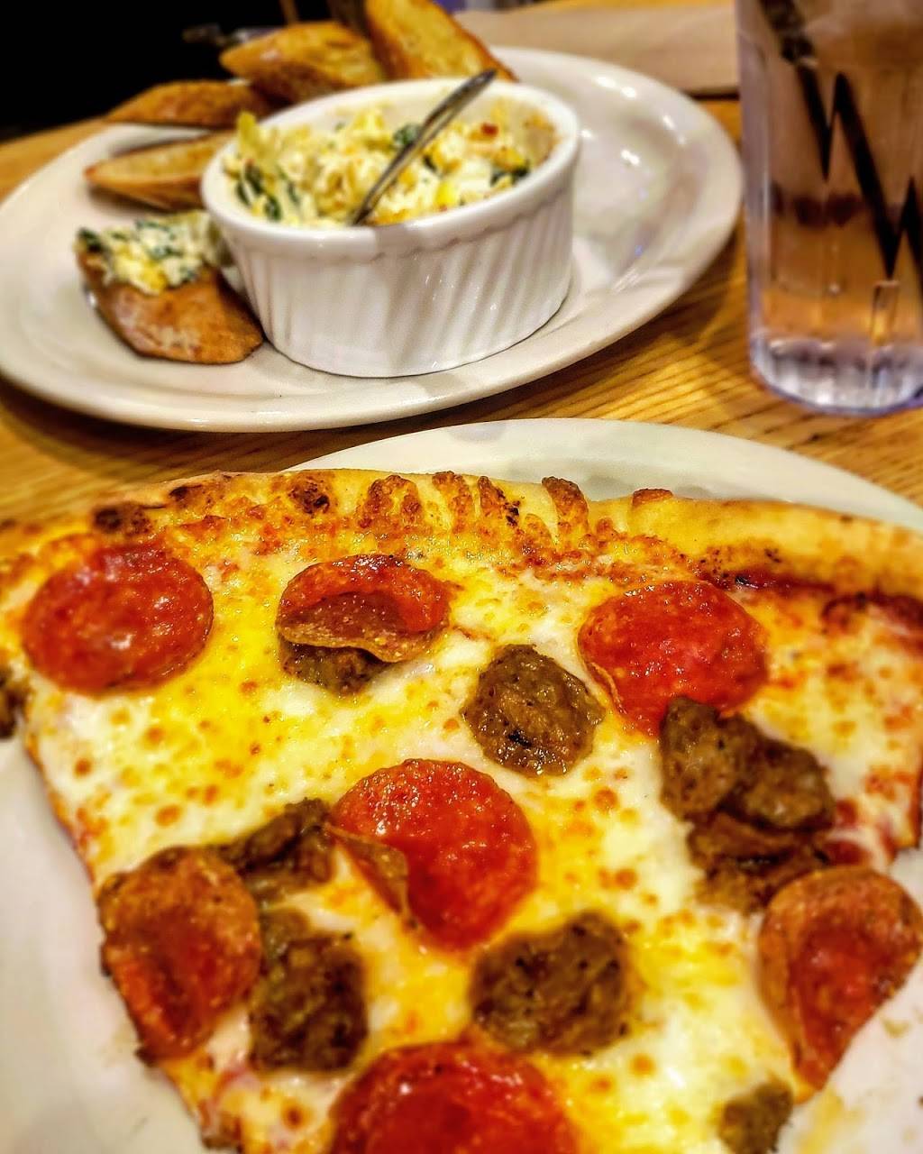 Big River Pizza | meal takeaway | 280 5th St E, St Paul, MN 55101, USA | 6516832186 OR +1 651-683-2186