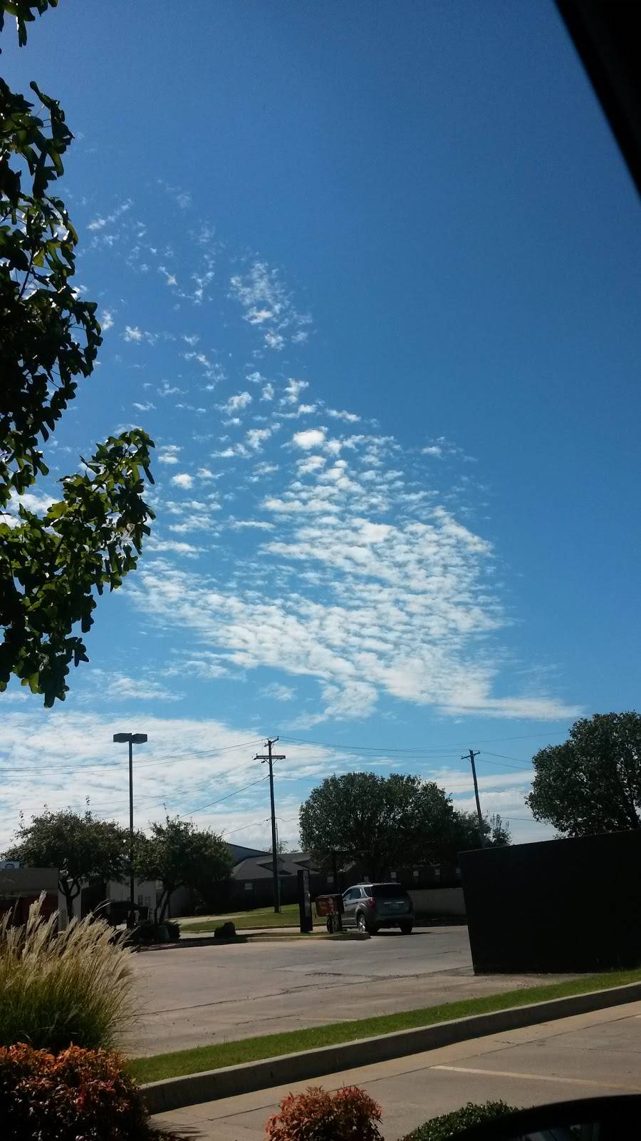 KFC | restaurant | 1408 N Harrison St, Shawnee, OK 74801, USA | 4052751602 OR +1 405-275-1602