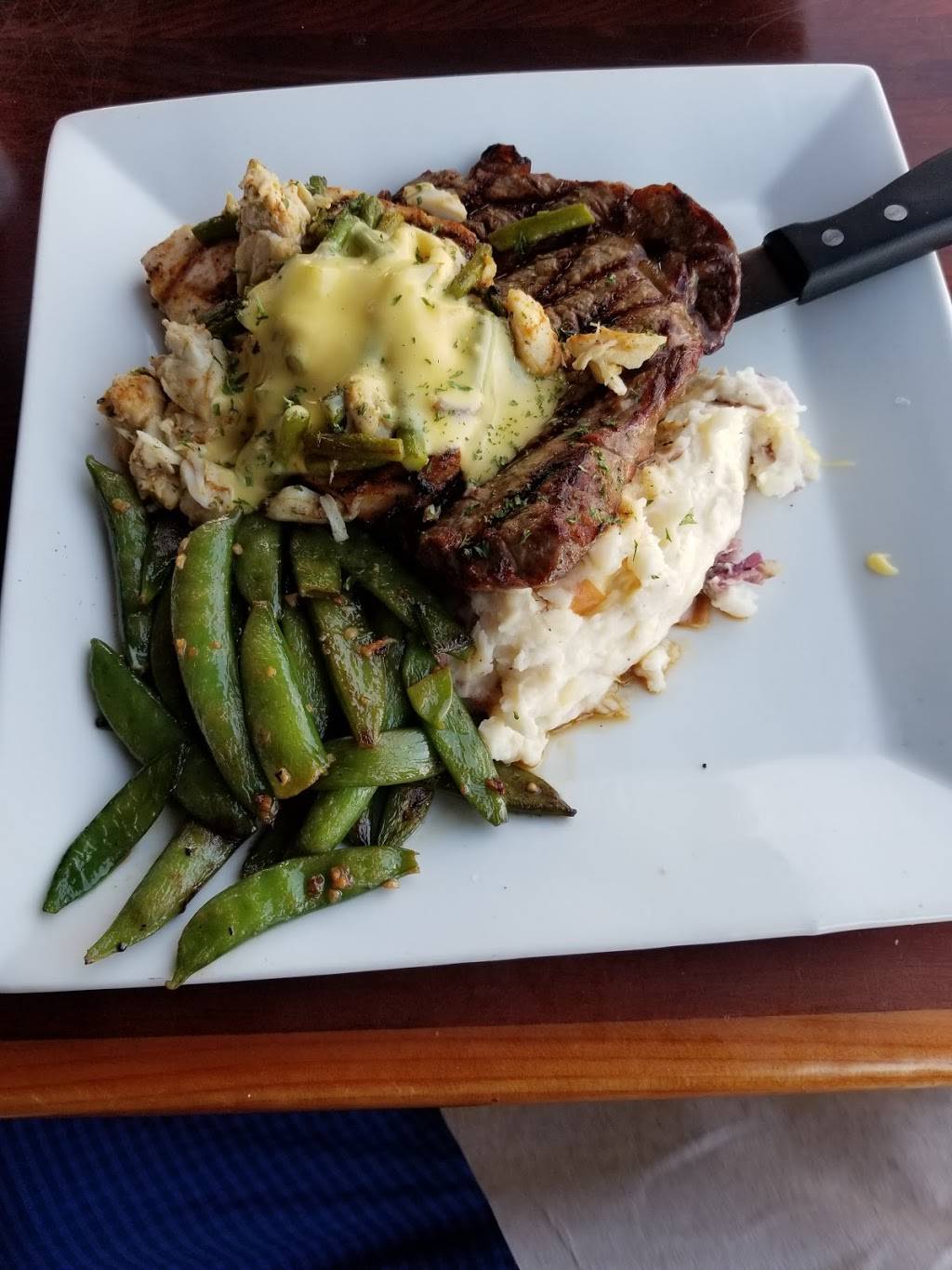 Shipwrecks Taphouse & Grill | restaurant | 4020 N Croatan Hwy, Kitty Hawk, NC 27949, USA | 2522617800 OR +1 252-261-7800