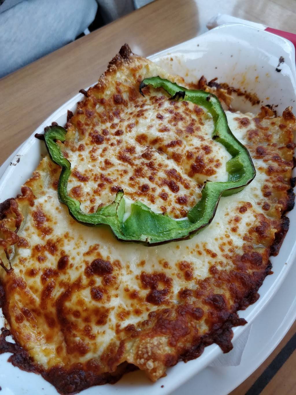 Spag&tini | restaurant | 40 Rue du Marché-Champlain, Québec, QC G1K 4H3, Canada | 4186949144 OR +1 418-694-9144