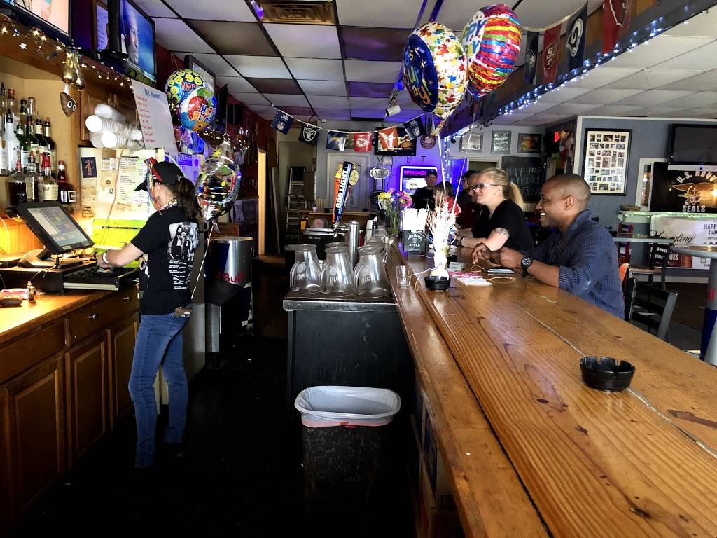 Frans Ready Room | restaurant | 1805 London Bridge Rd, Virginia Beach, VA 23453, USA | 7574683647 OR +1 757-468-3647