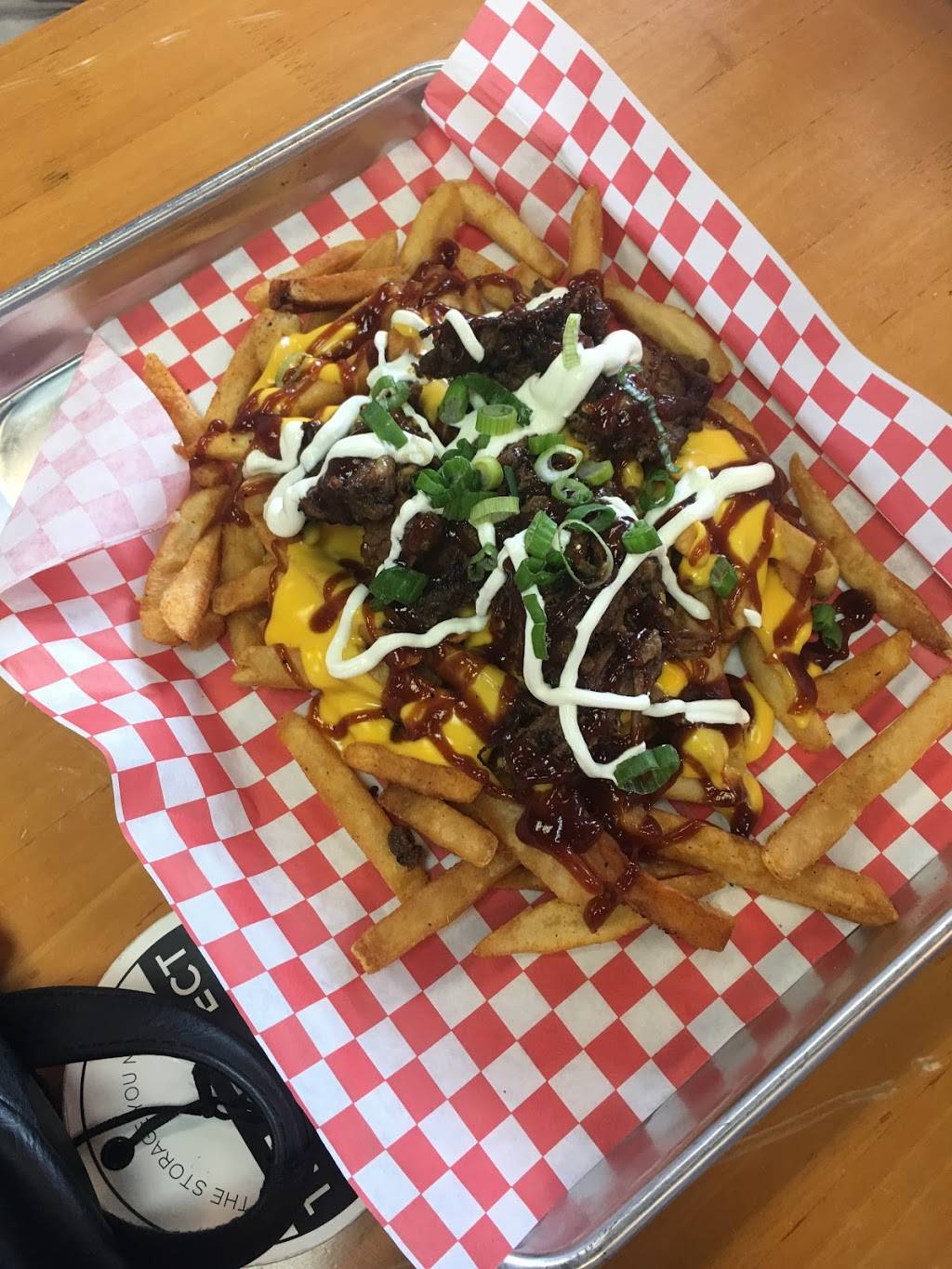 Big Bellys Burgers | restaurant | 5627 Aldine Bender Rd, Houston, TX 77032, USA | 8322885616 OR +1 832-288-5616