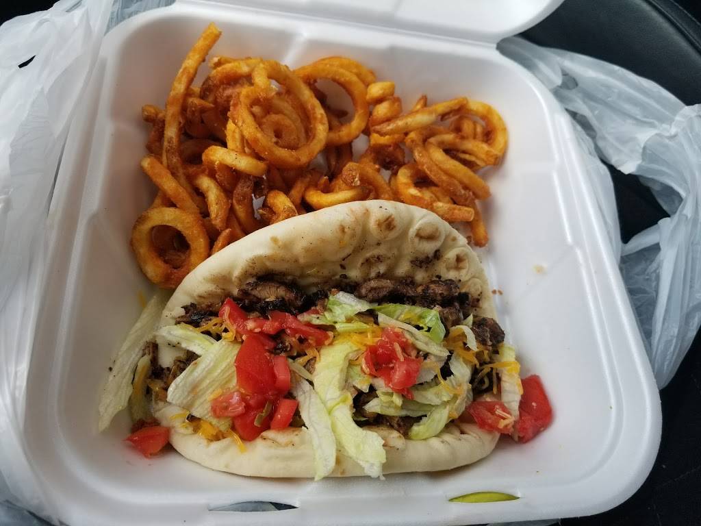 Skidoes | restaurant | 235 E 51st St, Chicago, IL 60615, USA | 7736905287 OR +1 773-690-5287