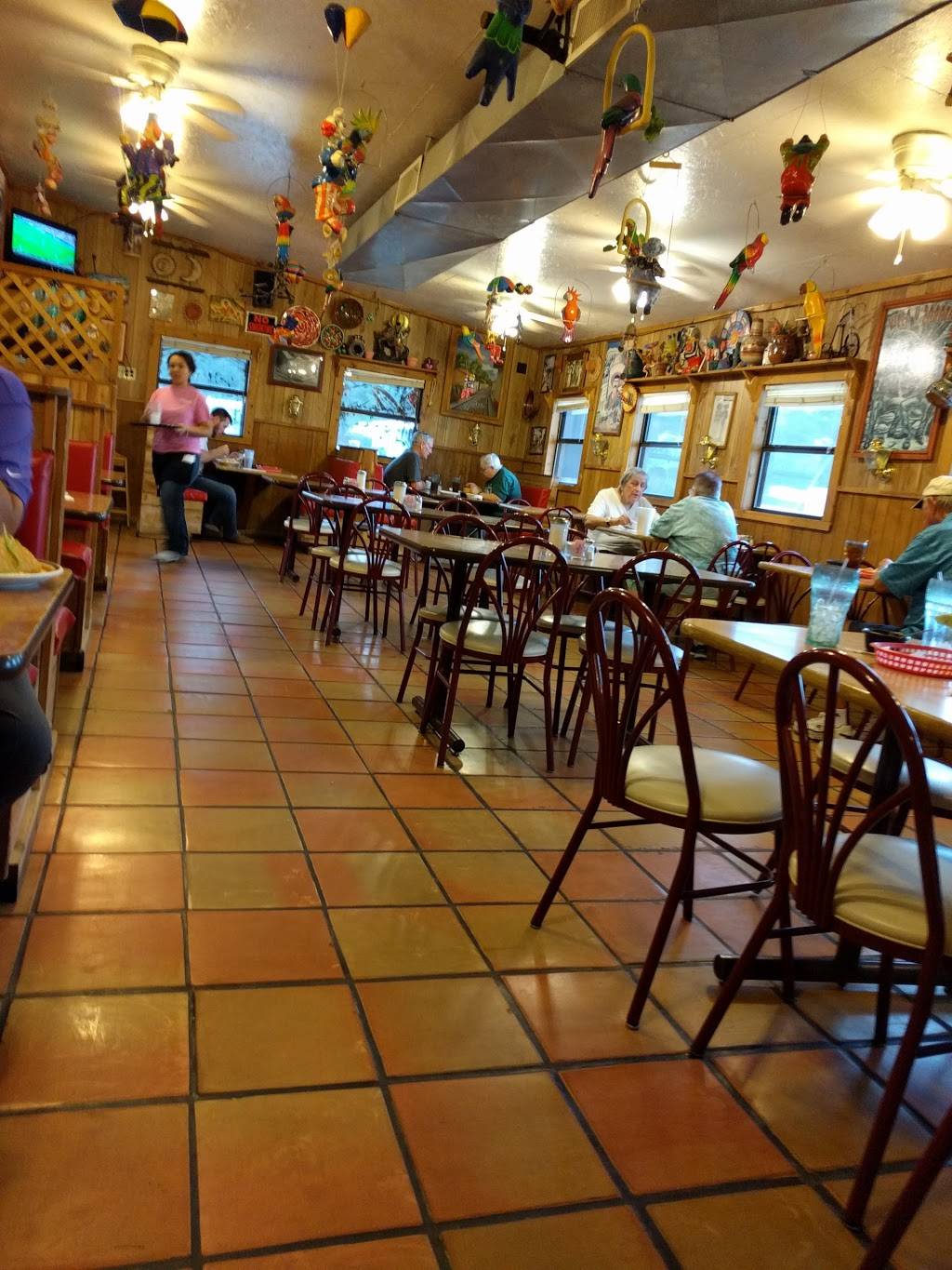 Salgados Restaurante | restaurant | 2210 N Main St, Belton, TX 76513, USA | 2549330054 OR +1 254-933-0054