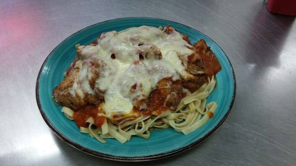 Corner Pizza & Grill | restaurant | 125 Church St, Whitinsville, MA 01588, USA | 5082340001 OR +1 508-234-0001