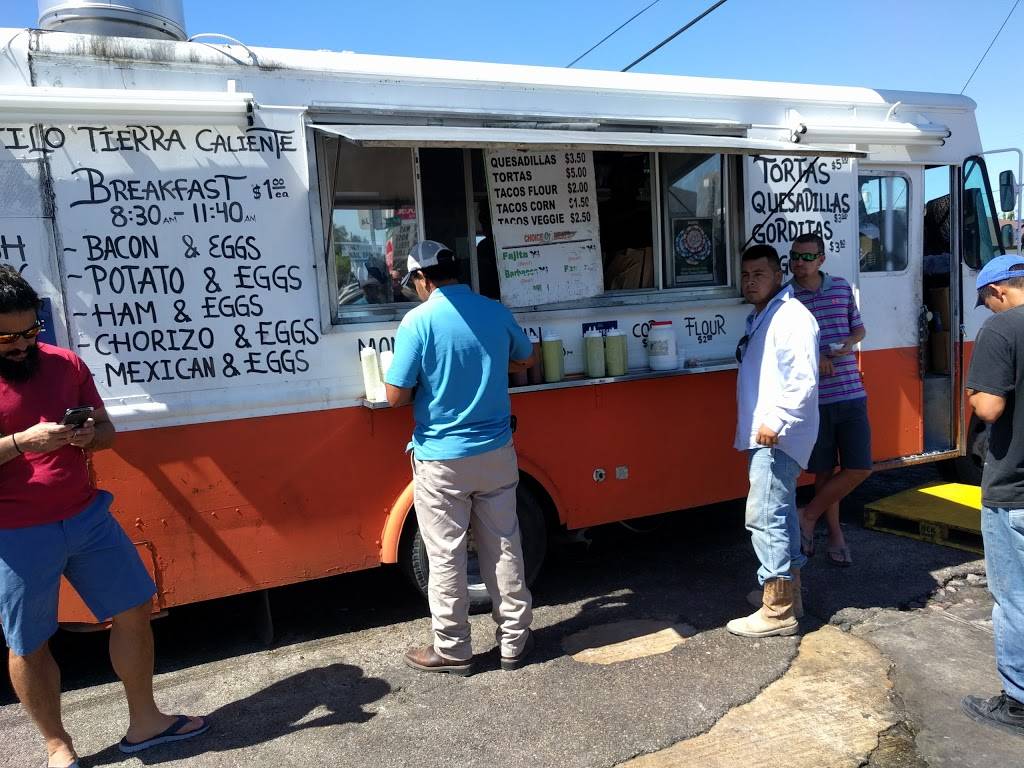 Estila Tierra Caliente | restaurant | 3810 McDuffie St, Houston, TX 77098, USA | 7135849359 OR +1 713-584-9359