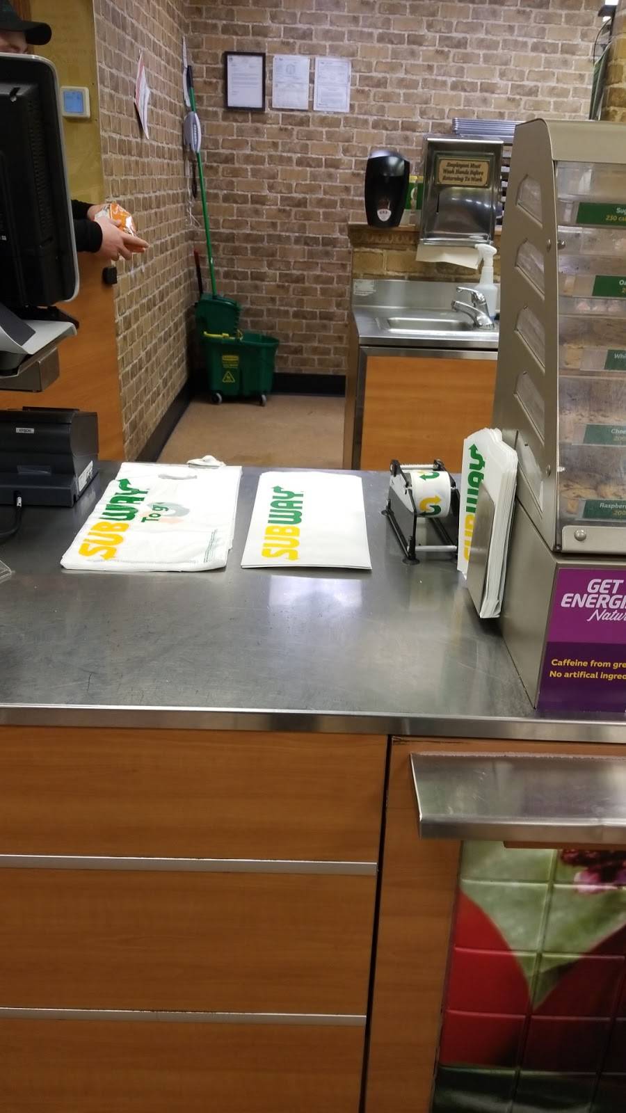 Subway | restaurant | 933 & 935 N Wooster Ave, Dover, OH 44622, USA | 3303437827 OR +1 330-343-7827