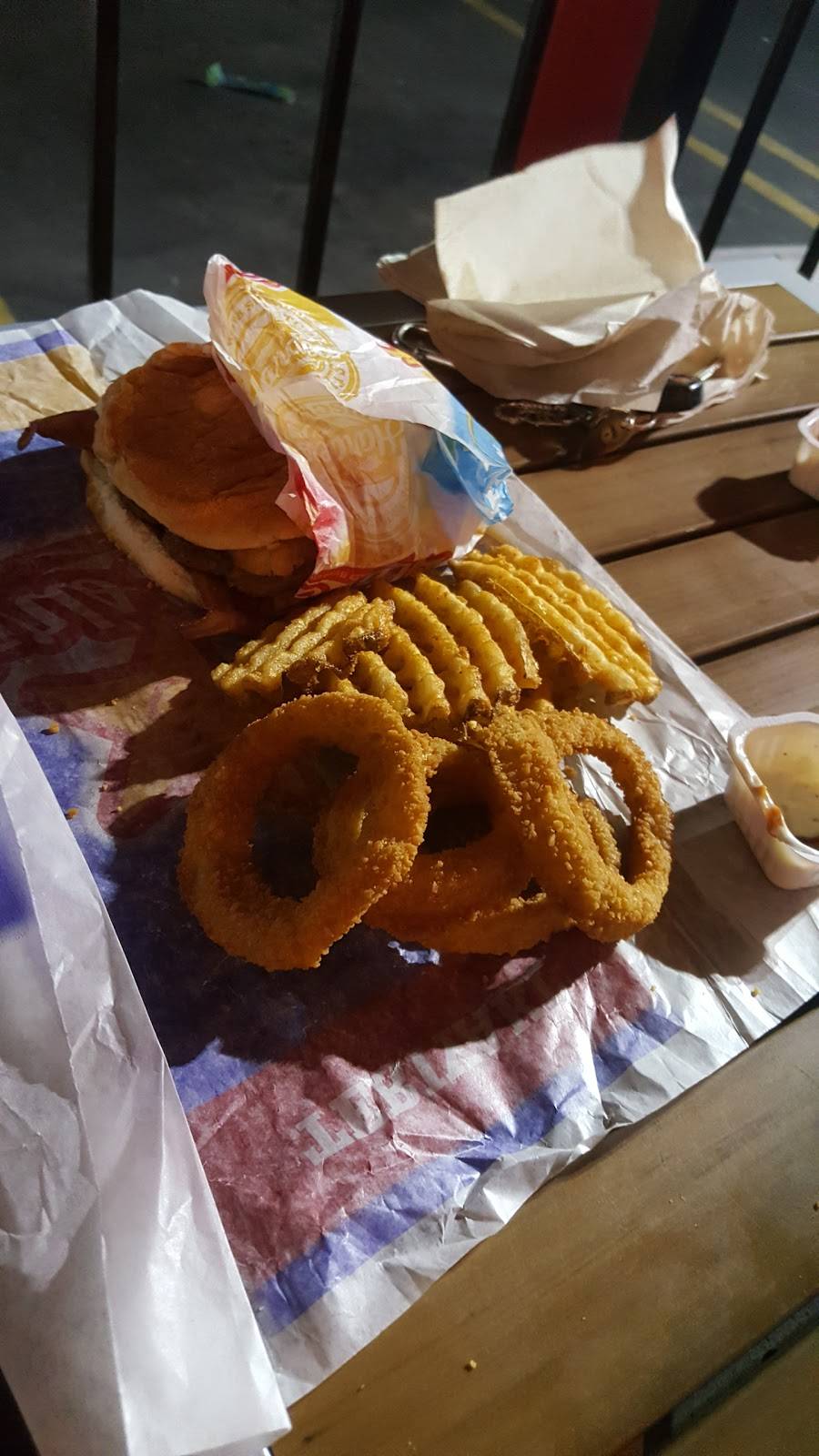 Carls Jr. | restaurant | 2511 S Bristol St, Santa Ana, CA 92704, USA | 7145572812 OR +1 714-557-2812