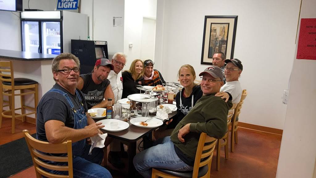 Annas Pizza | restaurant | 207 Pratt St, Streator, IL 61364, USA | 8156725557 OR +1 815-672-5557