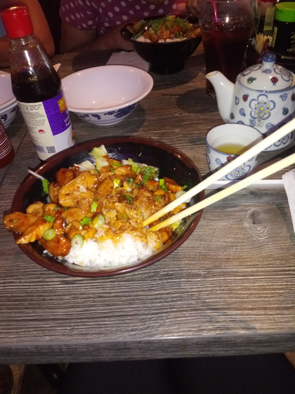 Pho Bay | restaurant | 445 E Main St, El Centro, CA 92243, USA | 7603379105 OR +1 760-337-9105