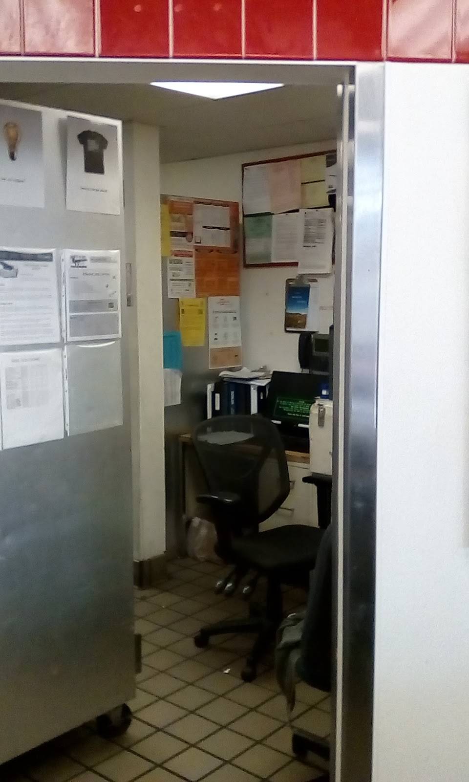 Pizza Hut | restaurant | 9420 Cuyamaca St #100, Santee, CA 92071, USA | 6195966111 OR +1 619-596-6111