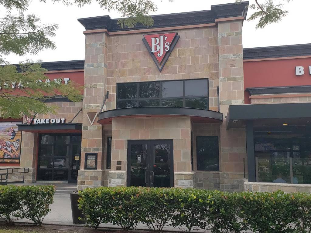 BJs Restaurant & Brewhouse | restaurant | 12100 Pines Blvd Ste C-1, Pembroke Pines, FL 33026, USA | 9544303545 OR +1 954-430-3545