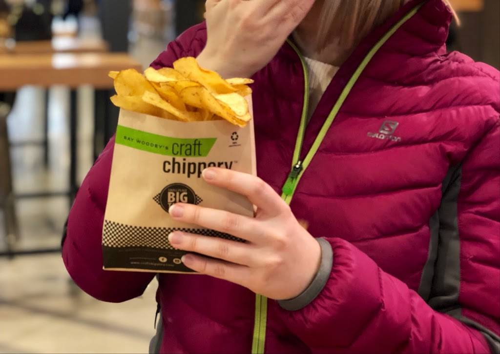 Ray Woodey’s craft chippery | restaurant | 17600 Yonge St, Newmarket, ON L3Y 4Z1, Canada | 5198937667 OR +1 519-893-7667