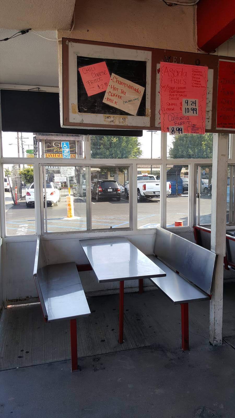 Melo Burger | restaurant | 10003 S Inglewood Ave, Inglewood, CA 90304, USA | 3106723164 OR +1 310-672-3164