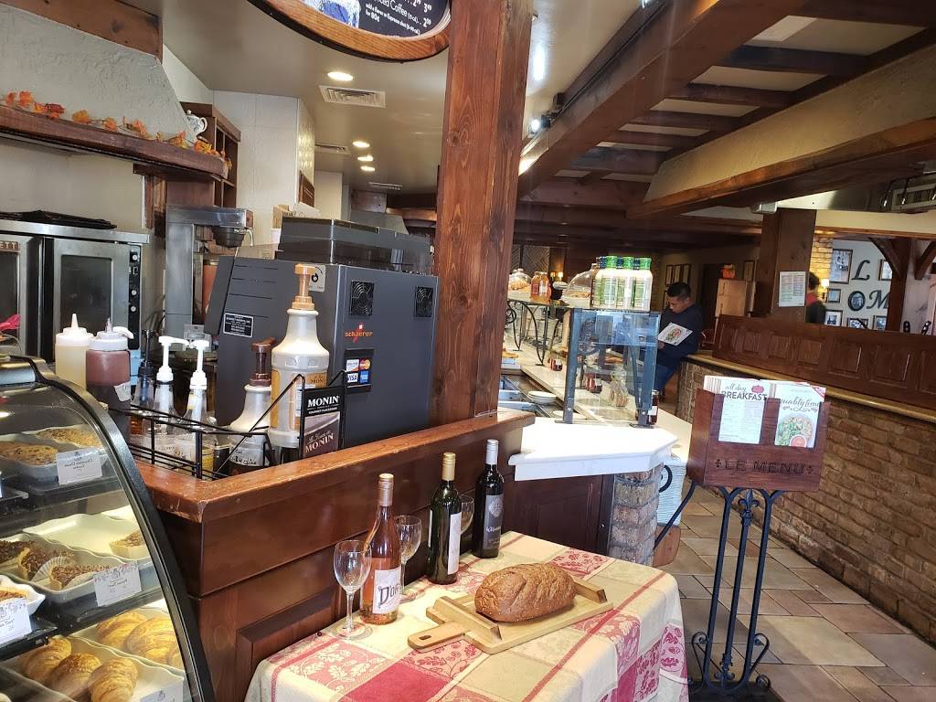 la Madeleine French Bakery & Cafe Carillon | bakery | 10001 Westheimer Rd #2123, Houston, TX 77042, USA | 7132667686 OR +1 713-266-7686