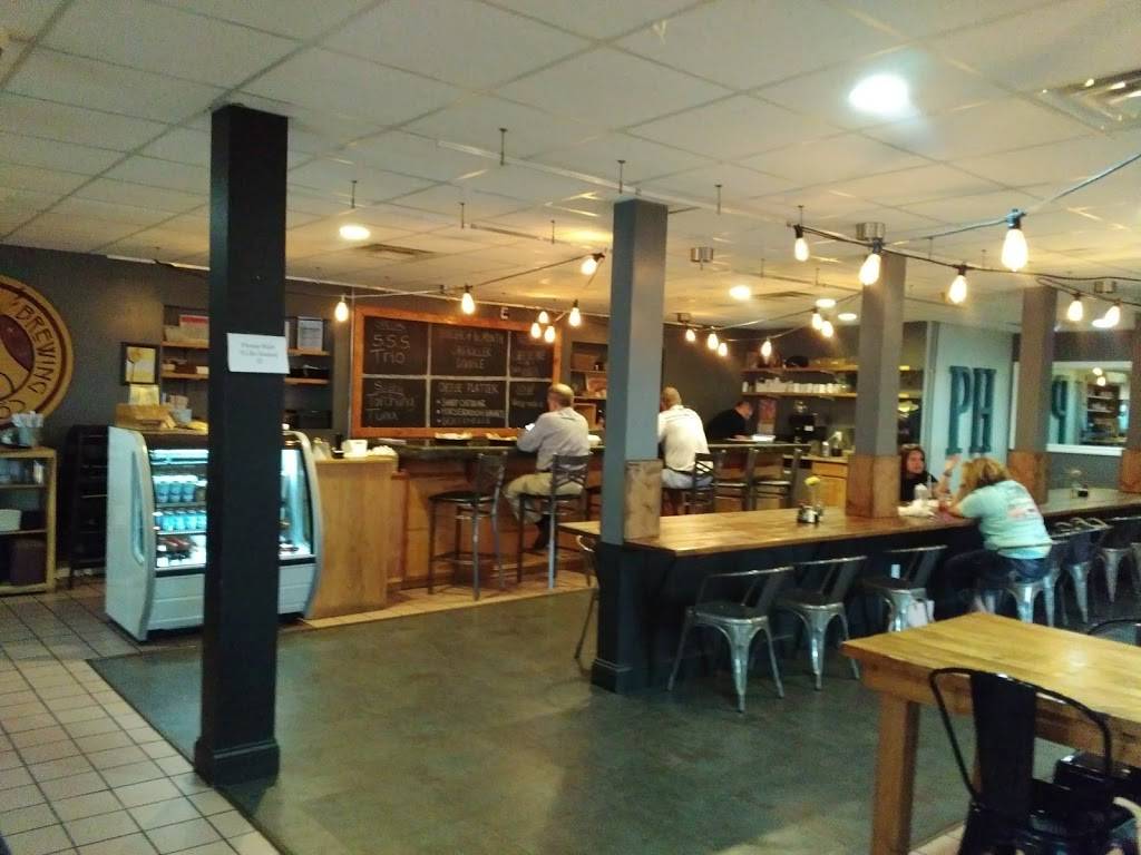 The Pour House Restaurant | restaurant | 1269 West Ave #102, Crossville, TN 38555, USA | 9314560066 OR +1 931-456-0066