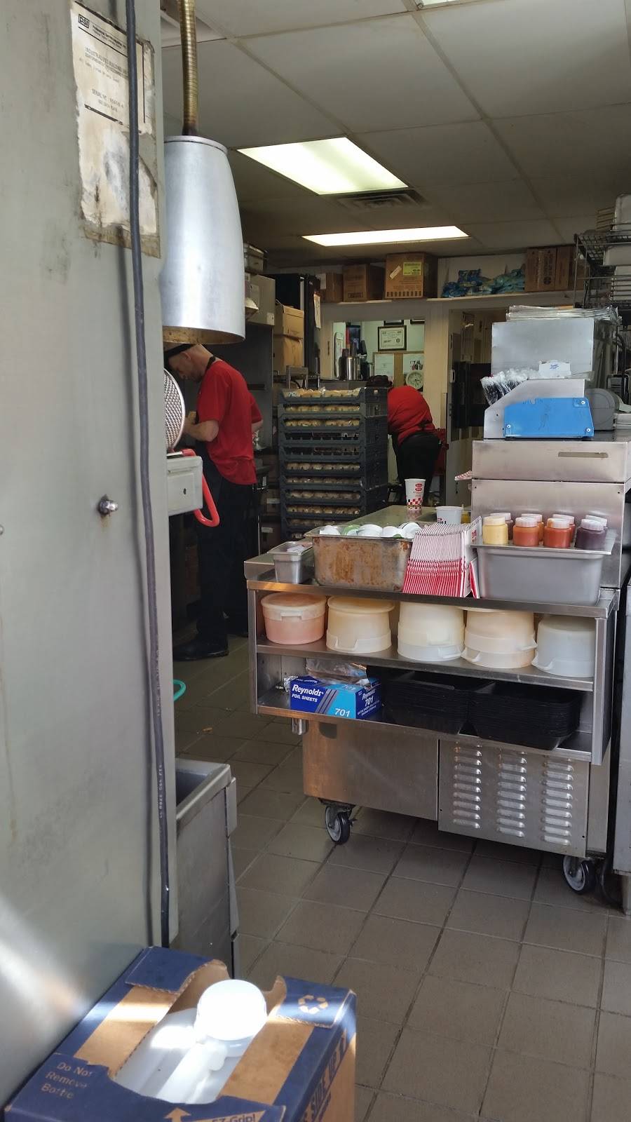 Rallys | restaurant | 3455 Taylor Blvd, Louisville, KY 40215, USA | 5023683956 OR +1 502-368-3956