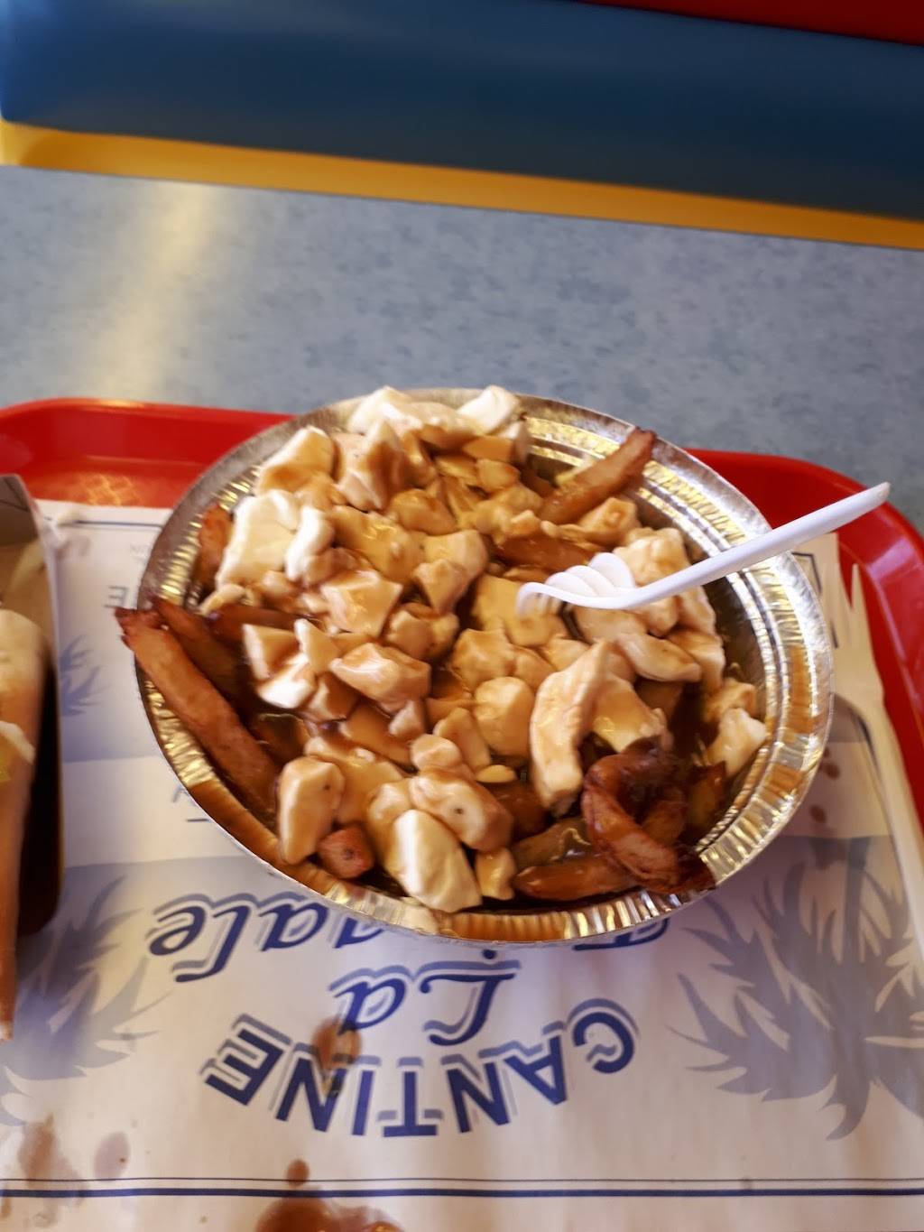 Queues de Castor | restaurant | 100 Boulevard Laurier, McMasterville, QC J3G 1P8, Canada | 4506562367 OR +1 450-656-2367