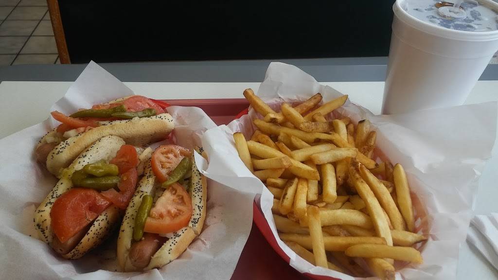 Frankies Fast Food | restaurant | 720 E Rand Rd, Mt Prospect, IL 60056, USA | 8475909545 OR +1 847-590-9545