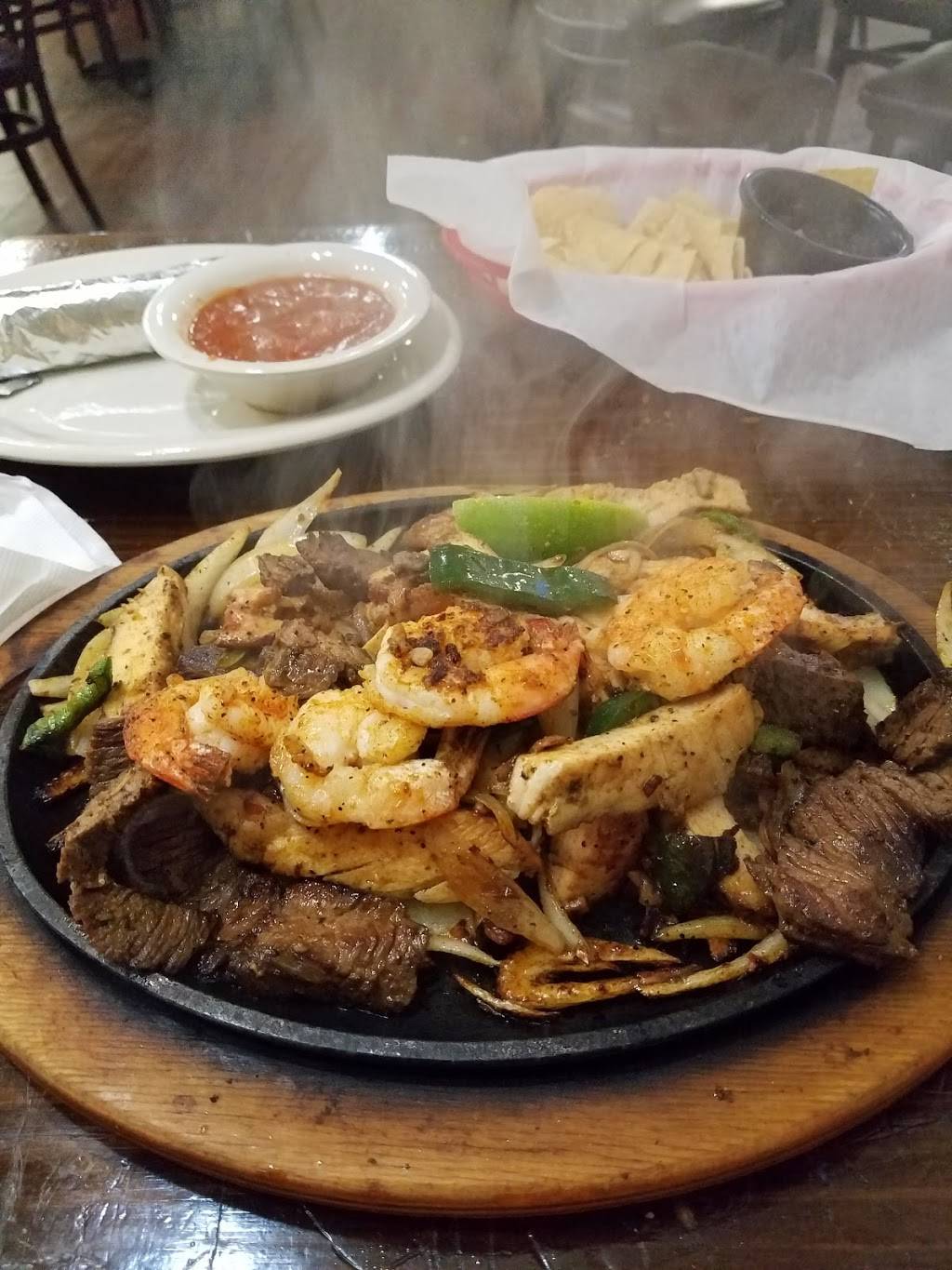 Burritos Grill Chalmette | restaurant | 2800 Paris Rd, Chalmette, LA 70043, USA | 5044073106 OR +1 504-407-3106