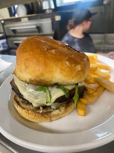 The Heritage Tavern | restaurant | 127 Elm St, Hatfield, MA 01038, USA | 4132476297 OR +1 413-247-6297