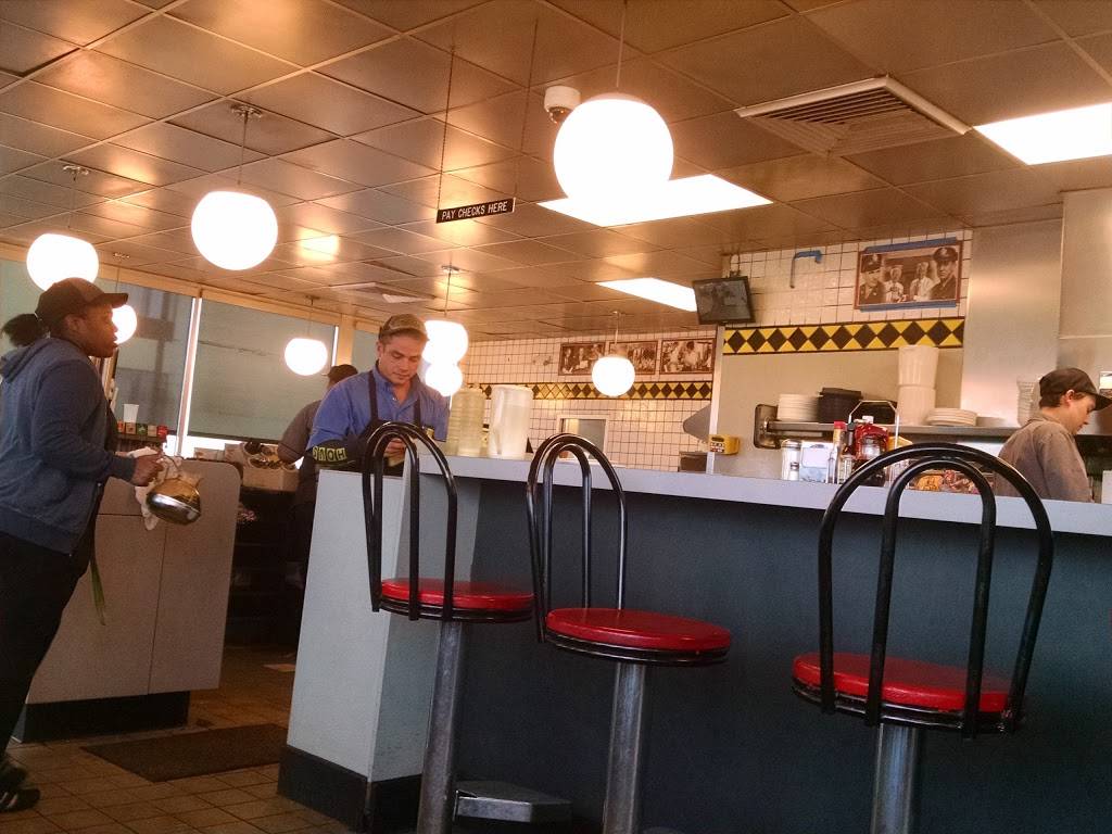 Waffle House | meal takeaway | 1334 Walker Chapel Rd, Fultondale, AL 35068, USA | 2058498159 OR +1 205-849-8159