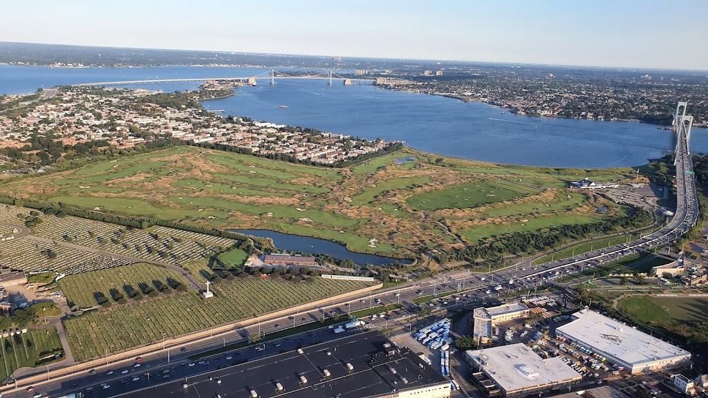 Throggs Neck | restaurant | 815 Hutchinson River Pkwy, Bronx, NY 10465, USA | 3472937421 OR +1 347-293-7421