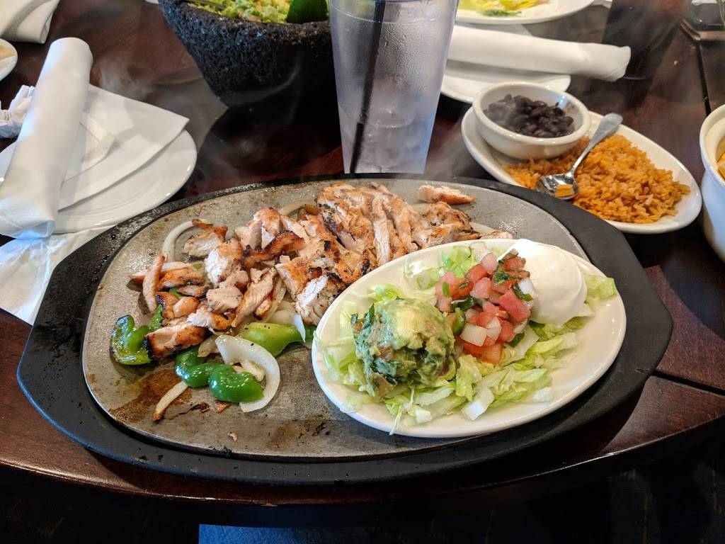 Alto Plaza Restaurant | restaurant | 5800 Old Centreville Rd, Centreville, VA 20121, USA | 7032668811 OR +1 703-266-8811