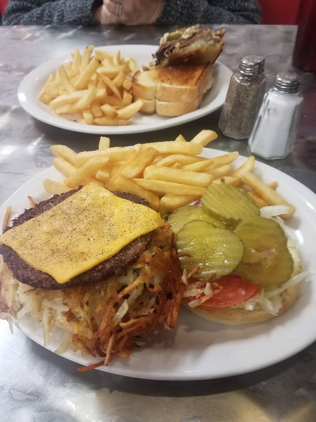 Chubbys Diner | restaurant | 3900 S Mooney Blvd, Visalia, CA 93277, USA | 5596352828 OR +1 559-635-2828